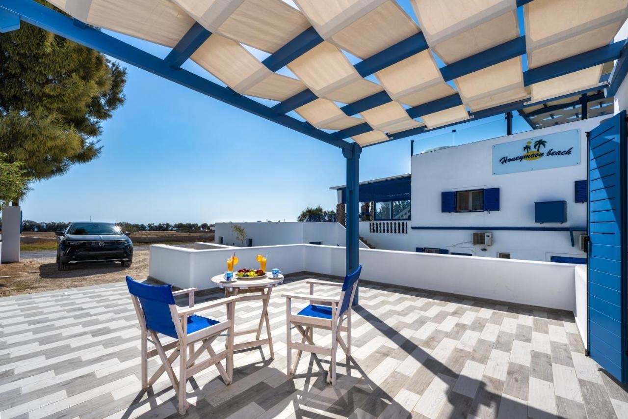 Honeymoon Beach Studios Perivolos  Extérieur photo